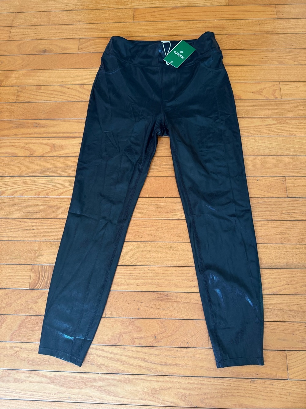 HALARA Black High-Rise Leggings Halara's faux leather high-shine Medium NWT